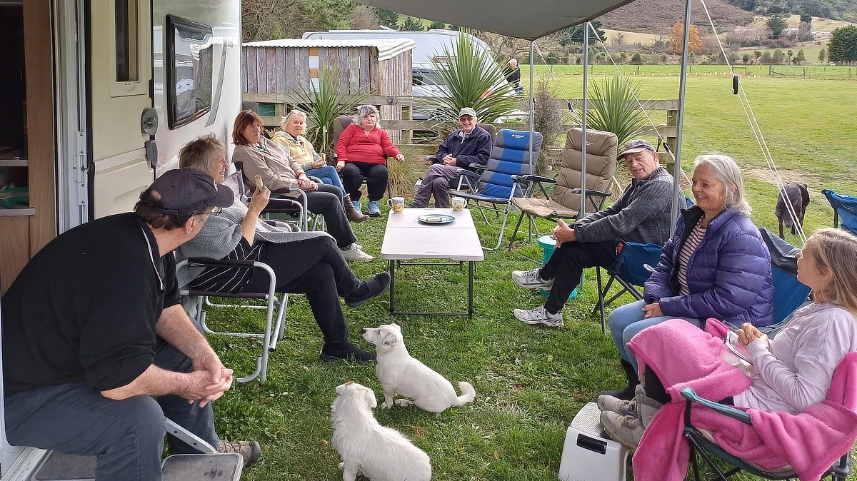 12i_apc_H_bluff-farm-gather-awning-24